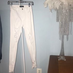 FASHION NOVA WHITE RIPPED JEANS